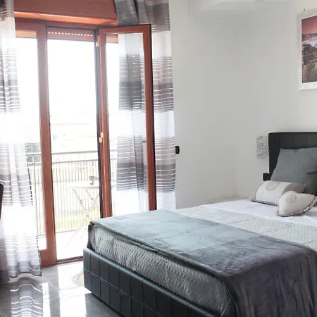 住宿加早餐酒店 La Perla