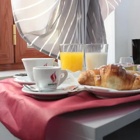 La Perla 住宿加早餐酒店 3*