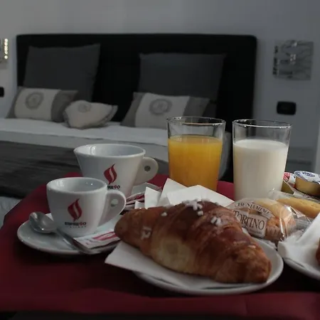 לינה וארוחת בוקר La Perla נאפולי